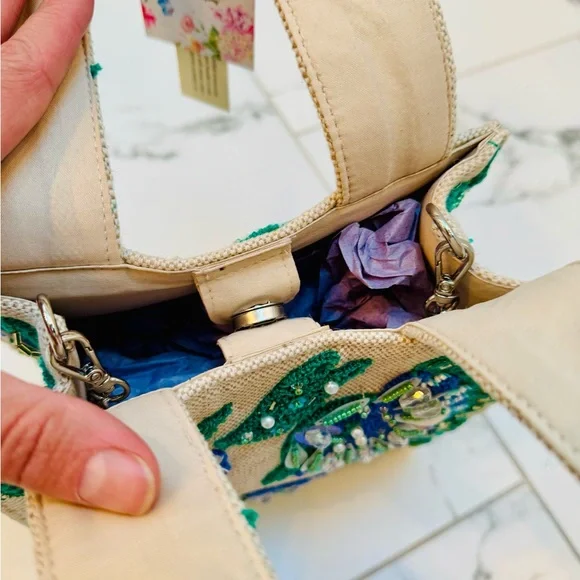 New T.J. Maxx Floral Embroidered Tote - Cream and Green - Picture 5 of 5